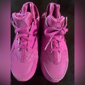 Used kids pink Nike hurrache sz 3Y